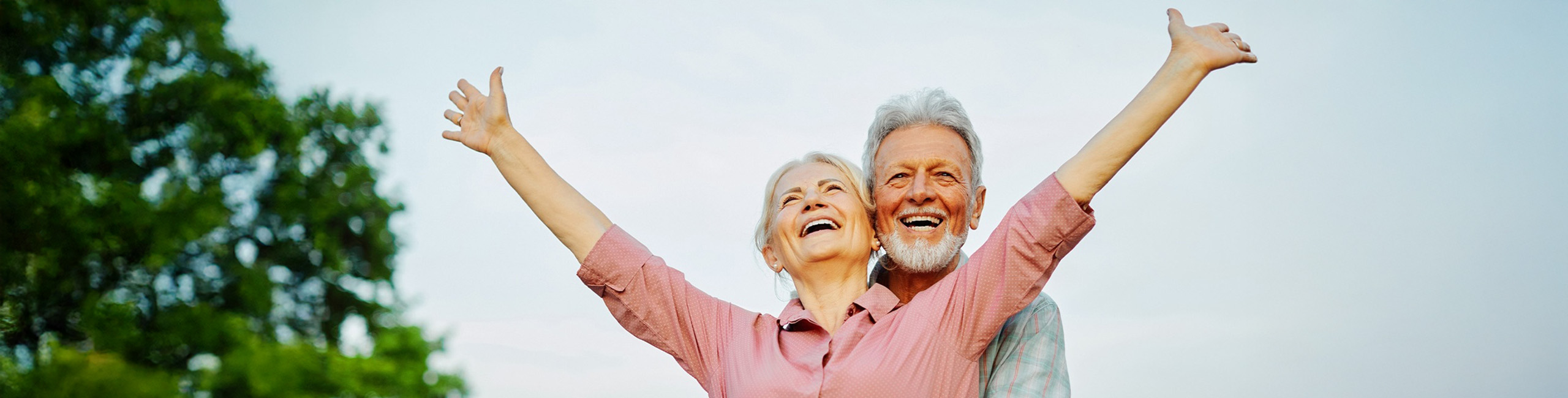 Ein älteres Ehepaar mit einem guten Immunsystem.