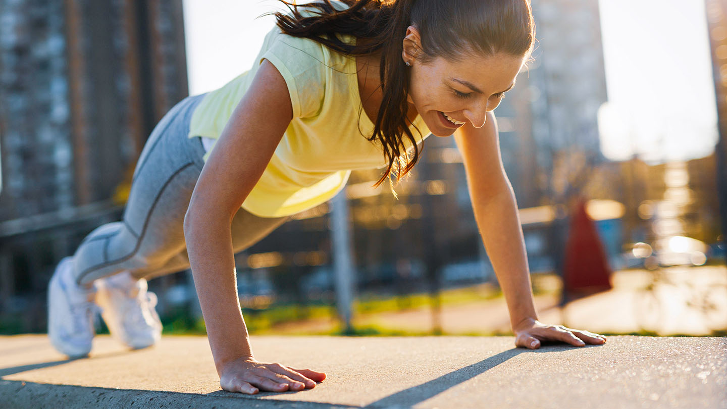 Eine Frau, die Sport treibt.